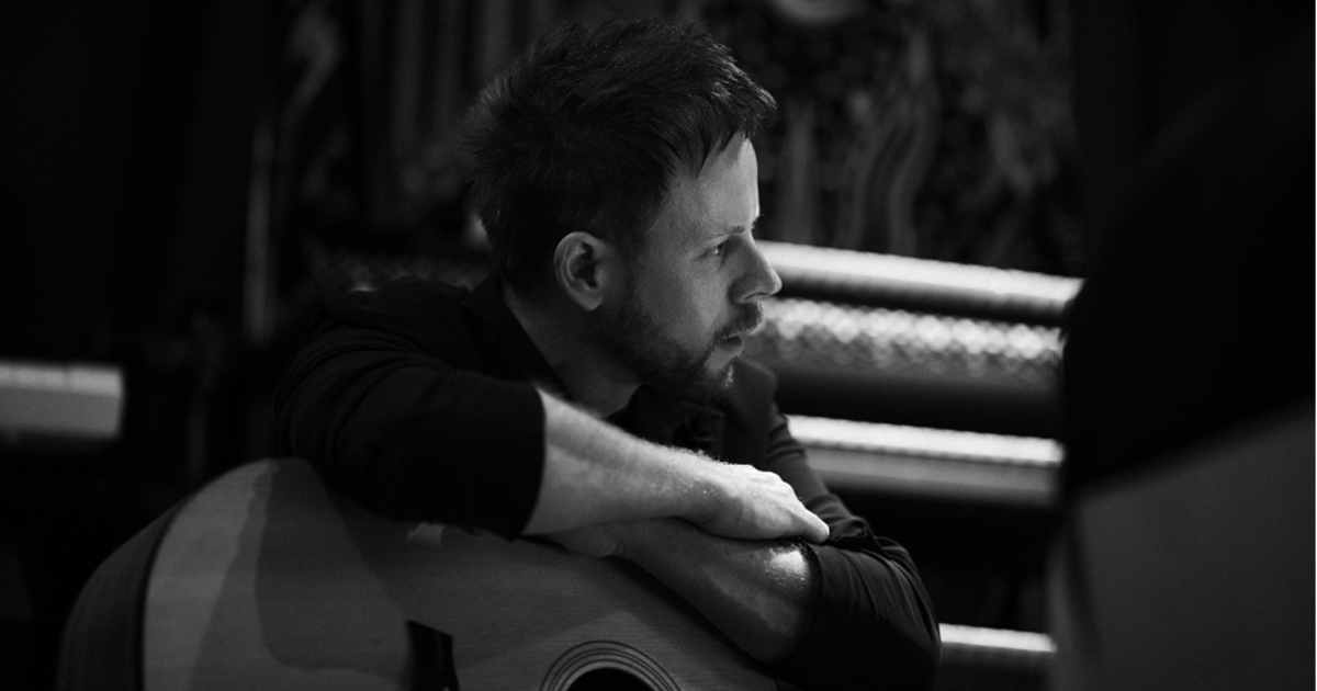 Alt Artist - Jonathan Baxter - Releases Stunning Single - Swans